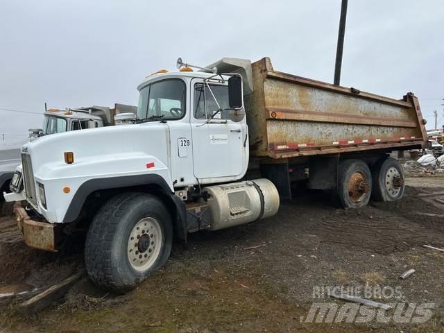 Mack RD688S Dump Trucks