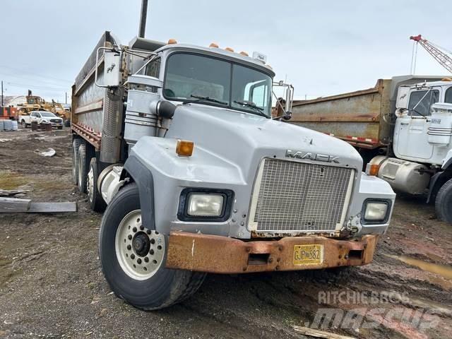 Mack RD688S Dump Trucks