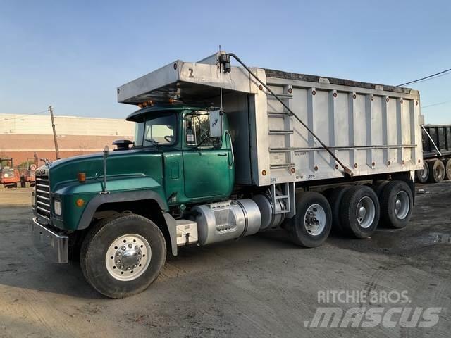 Mack RD688S Dump Trucks