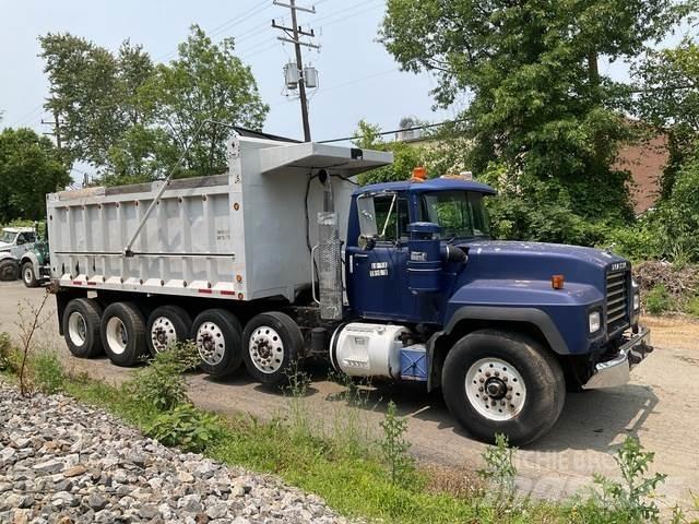 Mack RD688S Dump Trucks