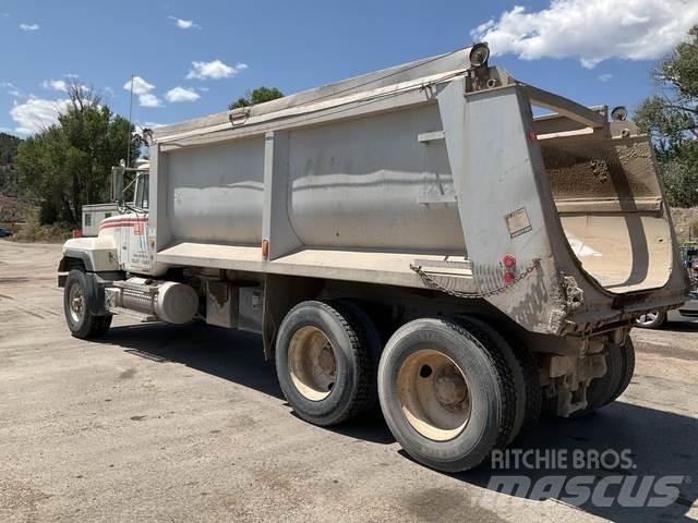 Mack RD688S Dump Trucks