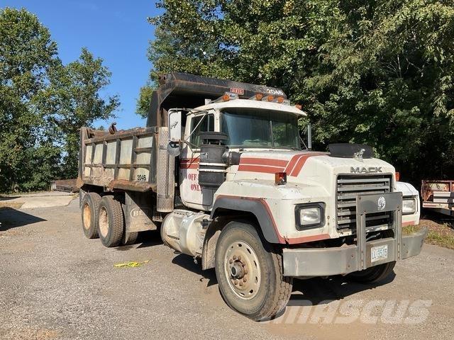 Mack RD688S Dump Trucks