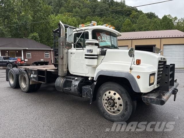 Mack RD688S Flatbed Trucks