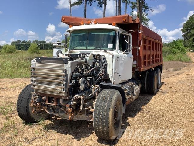 Mack RD690S Dump Trucks
