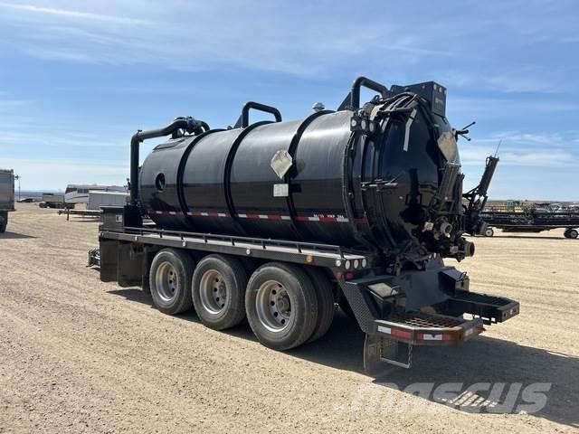 Magnum  Tank Trailers