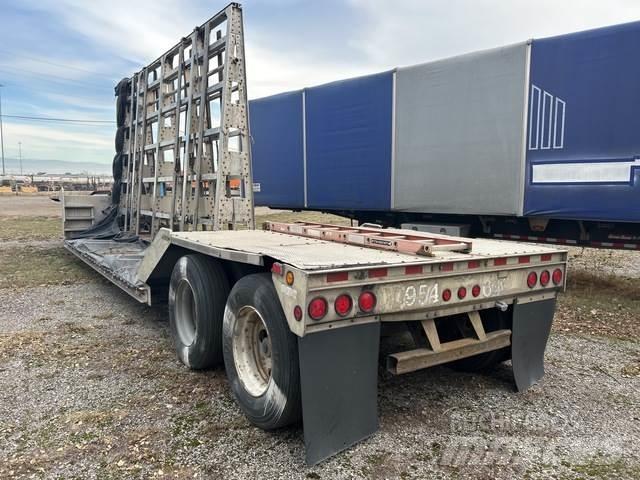 Manac  Flatbed Trailers