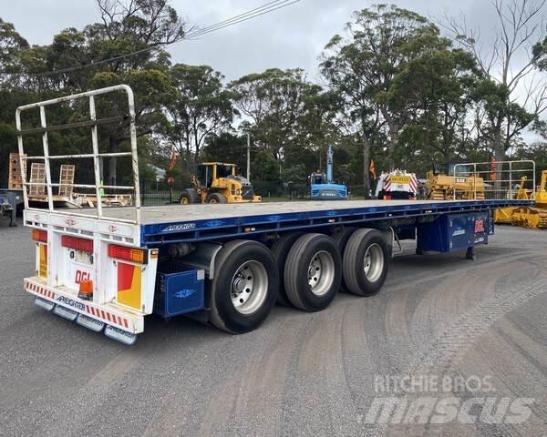 MaxiTrans  Flatbed Trailers