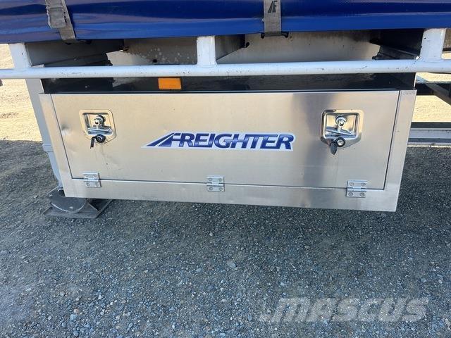 MaxiTrans  Curtain Side Trailers