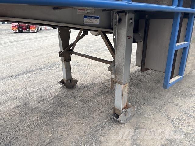 MaxiTrans  Flatbed Trailers
