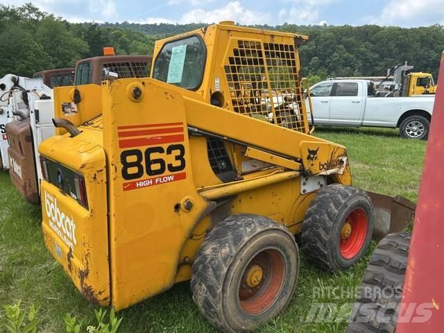 Melroe 863 Skid Steer Loaders