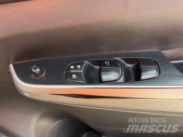 Nissan Navara Pickup Trucks
