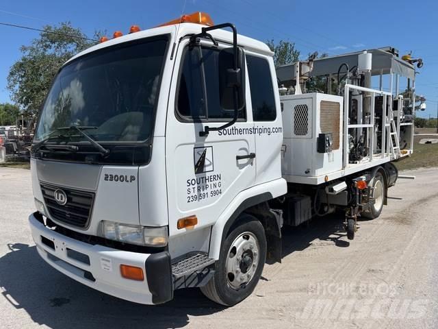 Nissan UD2300 Work Trucks / Municipal