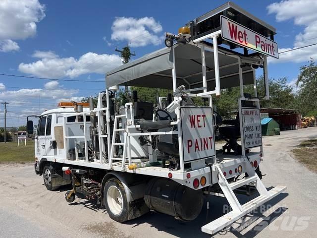 Nissan UD2300 Work Trucks / Municipal