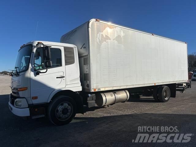 Nissan UD2600 Box trucks