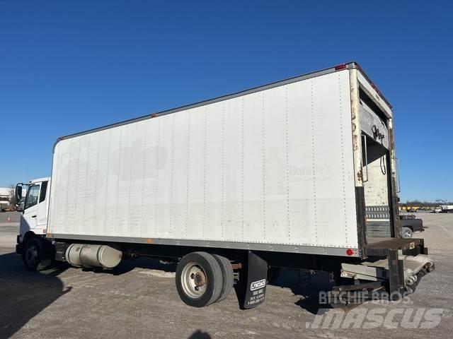 Nissan UD2600 Box trucks