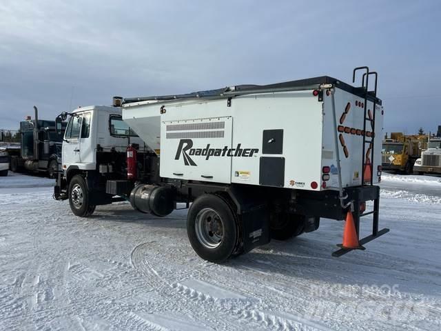 Nissan UD3300 Concrete Trucks