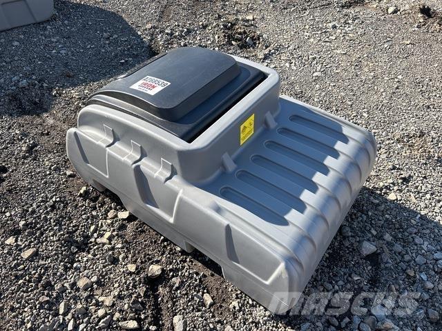  Olsen DD200 Fuel and additive tanks