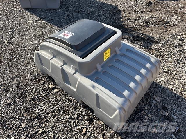  Olsen DD200 Fuel and additive tanks