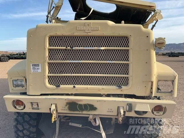 Oshkosh  Box trucks