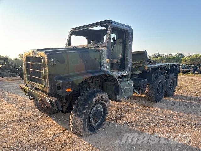 Oshkosh  Box trucks