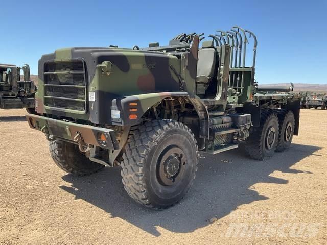 Oshkosh AMK23A1 Box trucks