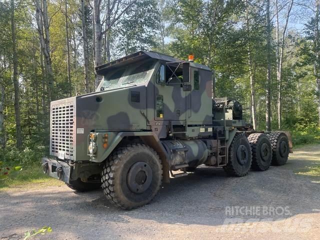 Oshkosh M1070 Conventional Trucks / Tractor Trucks