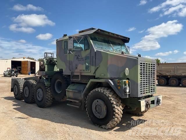 Oshkosh M1070 Tow Trucks / Wreckers