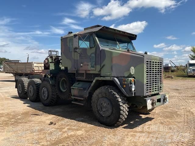 Oshkosh M1070 Tow Trucks / Wreckers