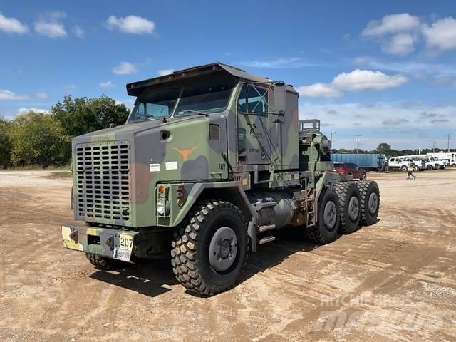 Oshkosh M1070 Tow Trucks / Wreckers