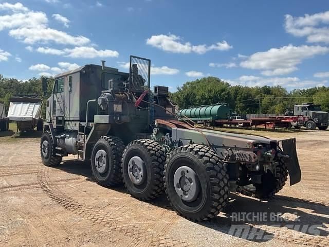 Oshkosh M1070 Tow Trucks / Wreckers