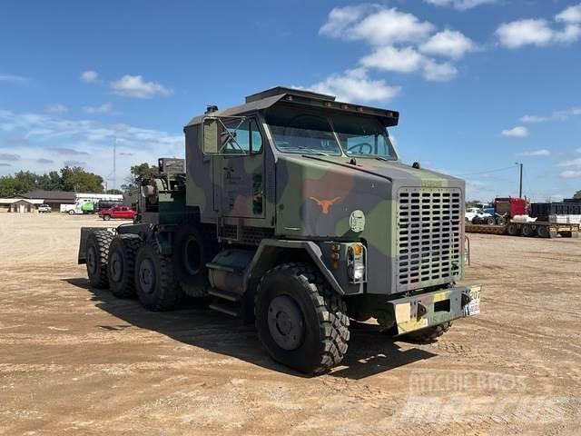 Oshkosh M1070 Tow Trucks / Wreckers