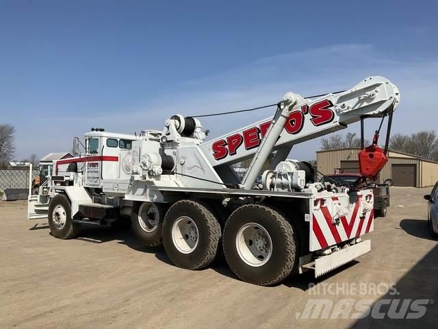 Oshkosh M911 Tow Trucks / Wreckers