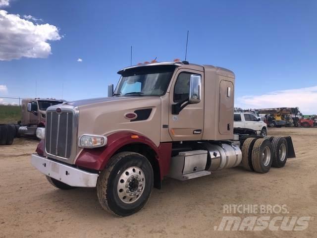 Peterbilt  Conventional Trucks / Tractor Trucks