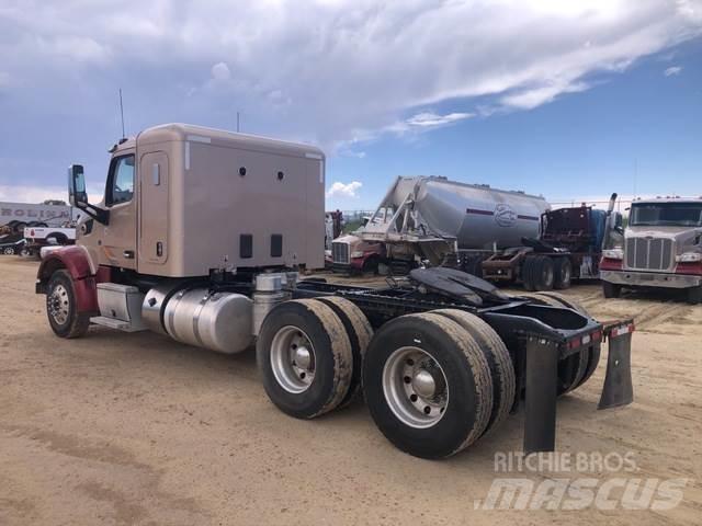 Peterbilt  Conventional Trucks / Tractor Trucks