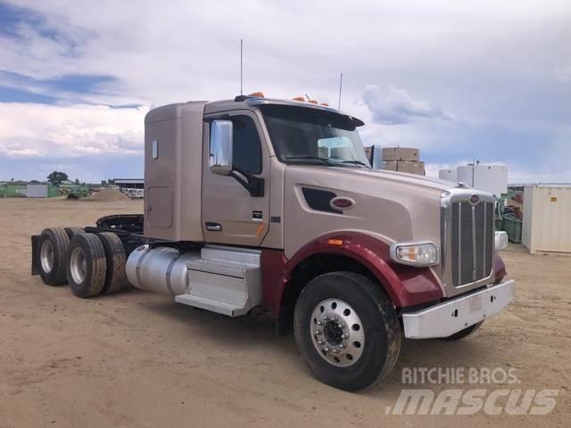 Peterbilt  Conventional Trucks / Tractor Trucks