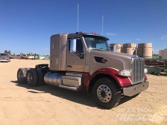 Peterbilt  Conventional Trucks / Tractor Trucks