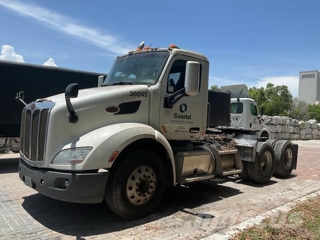 Peterbilt  Conventional Trucks / Tractor Trucks