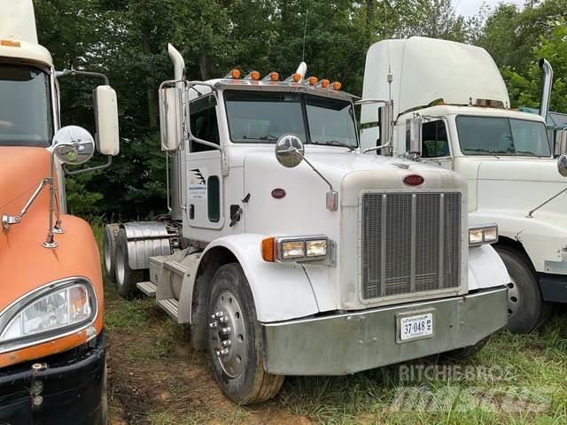 Peterbilt  Conventional Trucks / Tractor Trucks