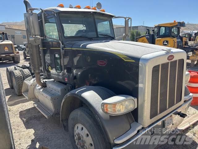 Peterbilt  Conventional Trucks / Tractor Trucks