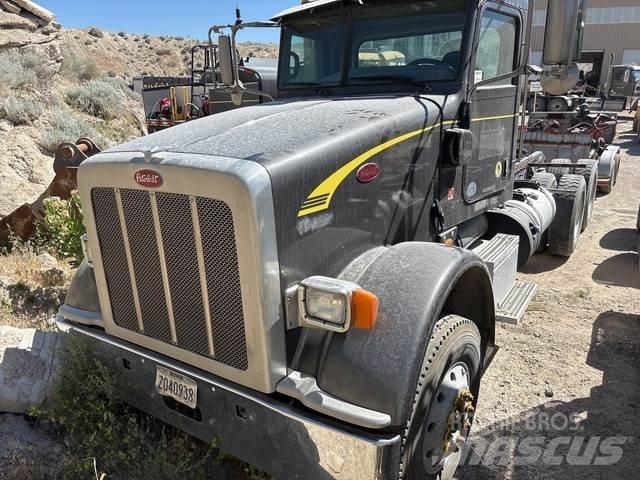 Peterbilt  Conventional Trucks / Tractor Trucks