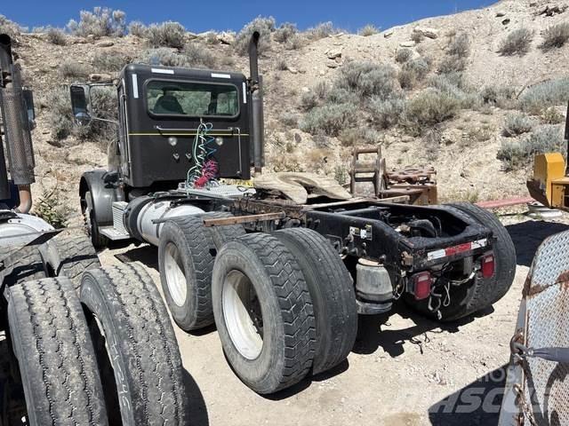 Peterbilt  Conventional Trucks / Tractor Trucks