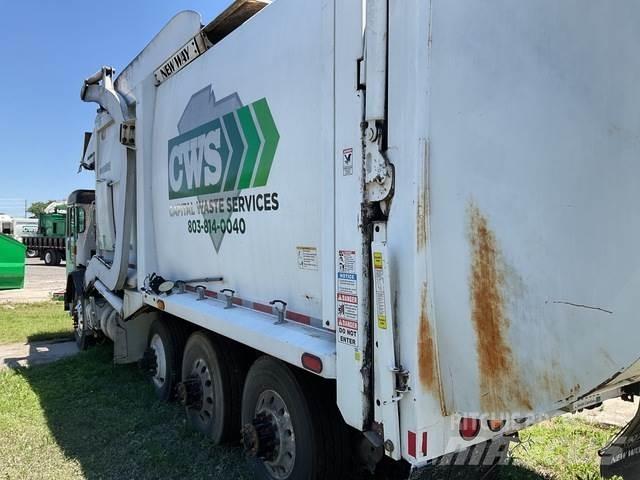 Peterbilt 320 Garbage Trucks / Recycling Trucks