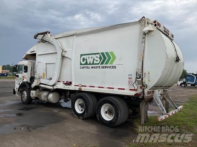 Peterbilt 320 Garbage Trucks / Recycling Trucks