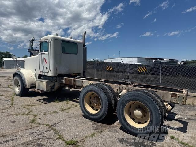 Peterbilt 357 Conventional Trucks / Tractor Trucks