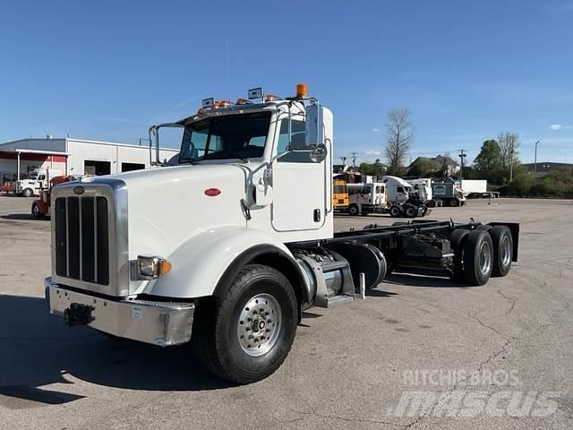 Peterbilt 365 Cabins and interior