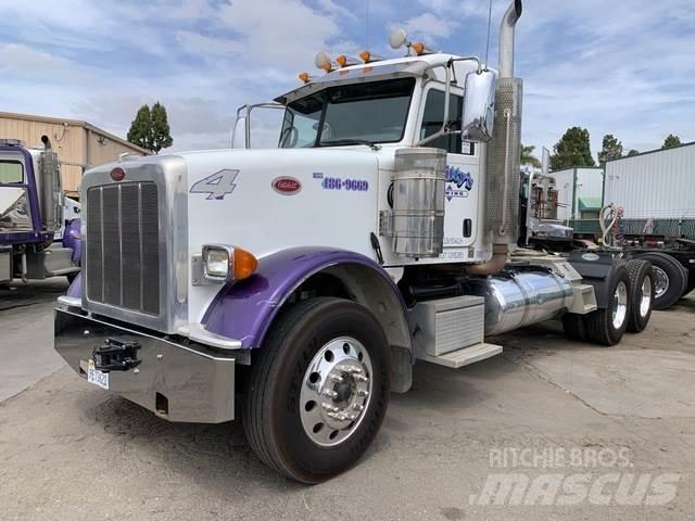 Peterbilt 367 Conventional Trucks / Tractor Trucks