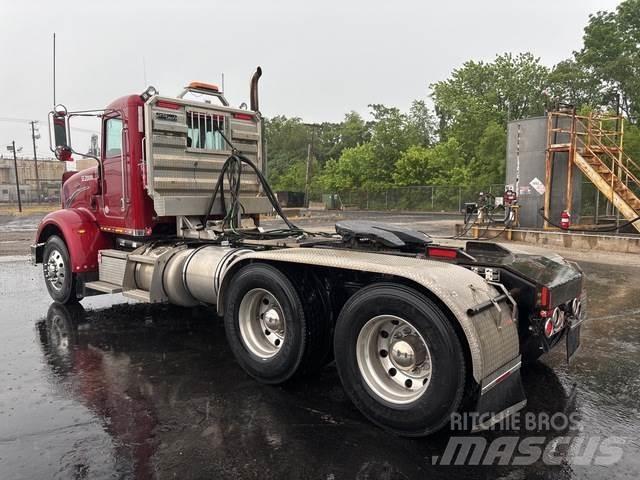 Peterbilt 367 Conventional Trucks / Tractor Trucks