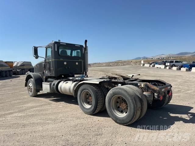 Peterbilt 367 Conventional Trucks / Tractor Trucks