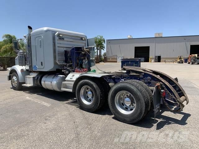 Peterbilt 367 Tow Trucks / Wreckers