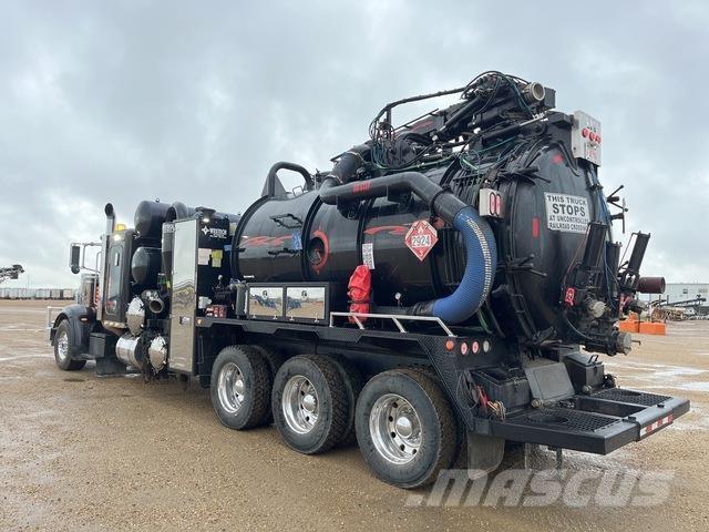 Peterbilt 367 Crawler Excavators